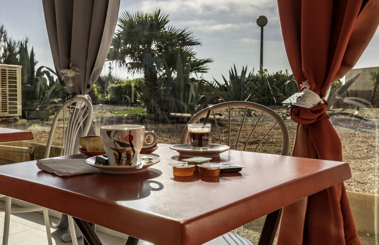 Hotel Les Dunes Marseillan  Buitenkant foto