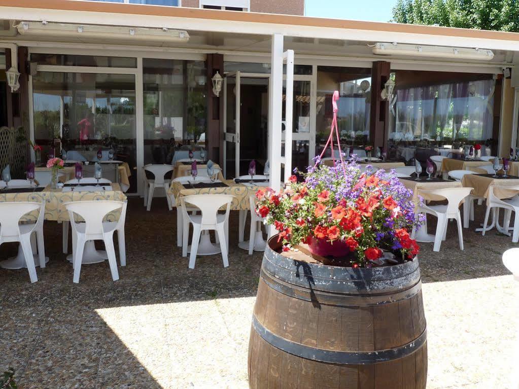Hotel Les Dunes Marseillan  Buitenkant foto